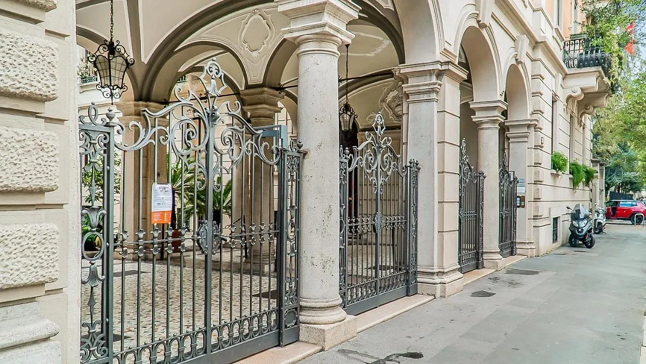 Luxury Sant'Ambrogio Apartment Mediolan 0*,  Włochy