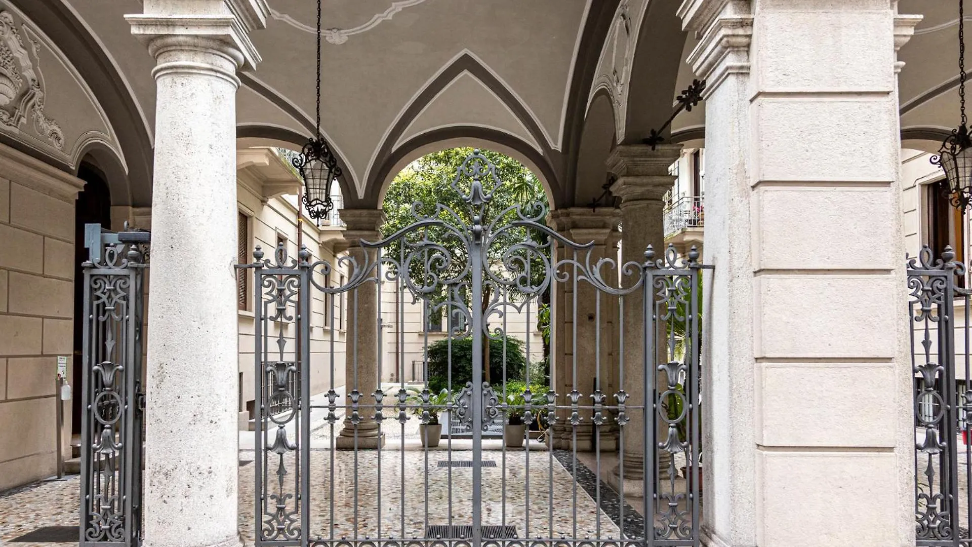 Luxury Sant'Ambrogio Apartment Milán